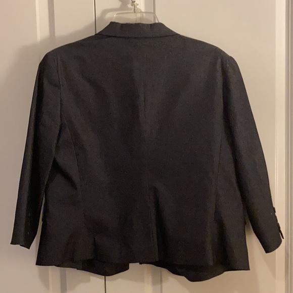 2 pc short set shorts size 12, jacket size 14 - Picture 4 of 10